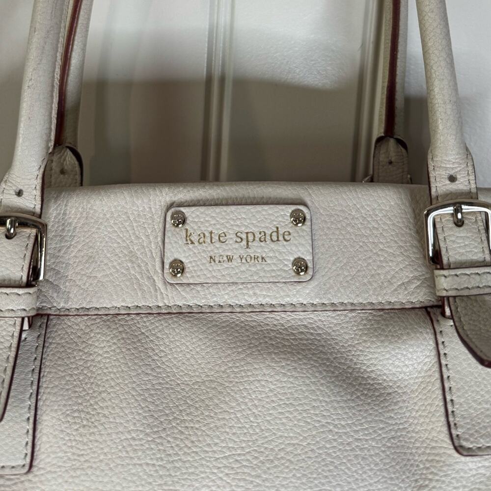 KATE SPADE 🤍 Creamy Leather White Shoulder Bag, Interior Polka Dots (Preloved) - Picture 3 of 17